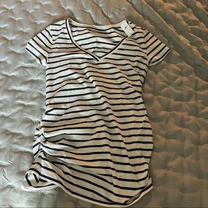 NWT old navy maternity top